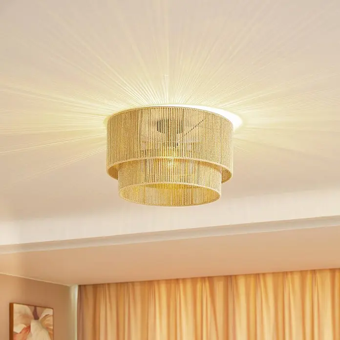 Lindby Deckenleuchte Anuva - Holz hell, E27 - Zweistufige Deckenleuchte aus Naturfaser, die dekorative Lichtmuster an die Decke wirft.