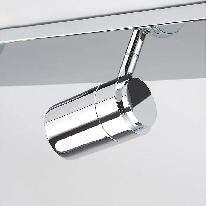 Lindby Deckenleuchte Dejan - chrom / silber, chrom / silber, GU10 - Glänzender Chrom-Strahler, befestigt an einer horizontalen Chromstange.