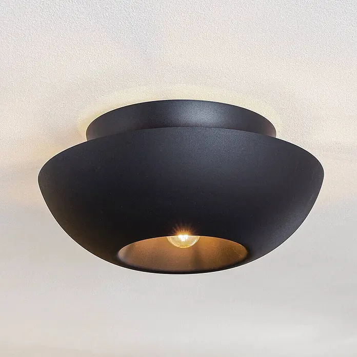 Lucande Deckenleuchte Kellina - L x B x H: 48 x 48 x 22 cm, schwarz, schwarz, E27 - Schwarze, schalenförmige Deckenleuchte mit goldener Innenseite und warm leuchtender Glühbirne.
