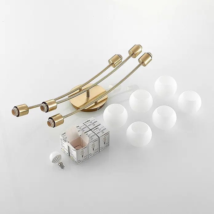 Lindby Deckenleuchte Agmar - L x B x H: 80 x 72 x 18 cm, messing / gold, E14 - Goldfarbene sechsarmiige Leuchte mit kugelförmigen weißen Glasschirmen und LED-Lampen.
