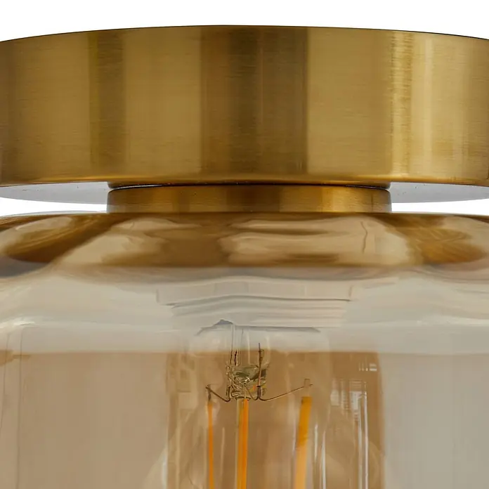 Lindby Deckenleuchte Hildur - L x B x H: 22 x 22 x 15,3 cm, creme / amber, E27 - Messingfarbene Deckenleuchte mit wellenförmigem bernsteinfarbenem Glasschirm und sichtbarer LED-Glühbirne.