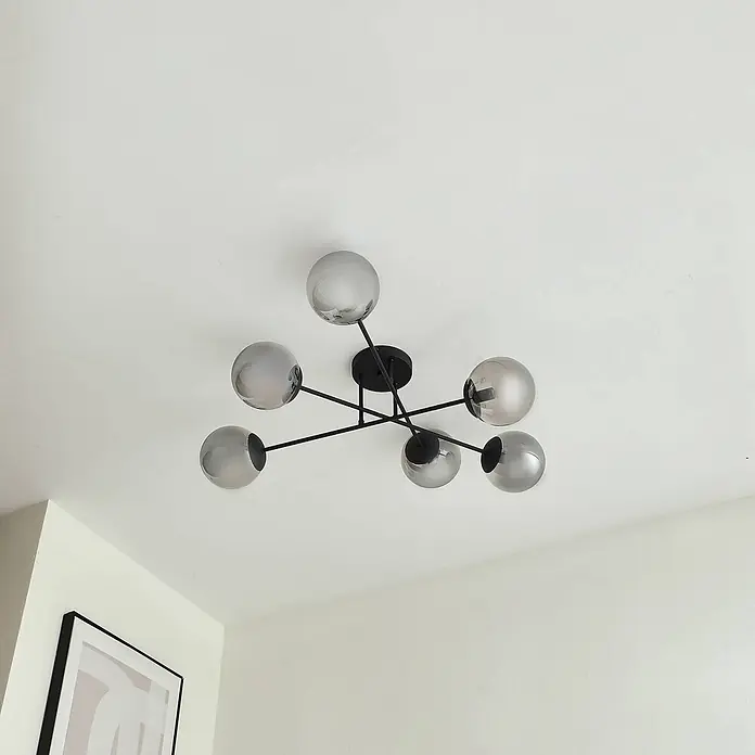 Lindby Deckenlampe in rauchgrau transparent, schwarz, Deckenleuchte -  - Moderne schwarze Deckenleuchte mit sechs Rauchglas-Kugelschirmen.