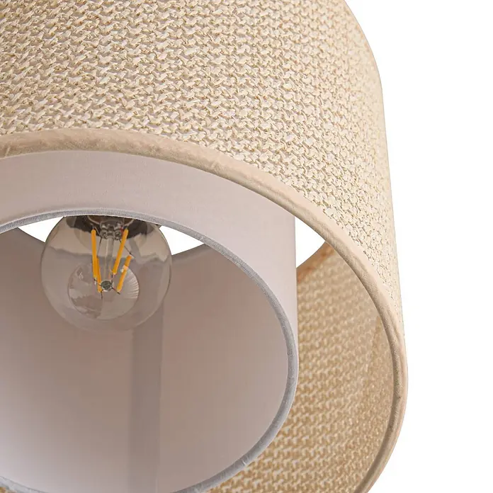 Lindby Deckenleuchte Soula - creme / amber, E27 - Zweischichtiger Lampenschirm mit äußerer geflochtener beiger Schicht und hellem Innenstoff, mit sichtbarer Glühbirne.