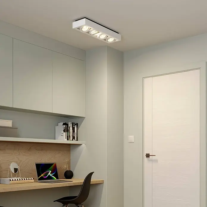 Arcchio Deckenleuchte Ronka - weiß / opal, weiß / opal, GU10 - Weiße, rechteckige Deckenleuchte mit vier verstellbaren Strahlern, montiert in einem modernen Arbeitsbereich, für gezielte Beleuchtung.