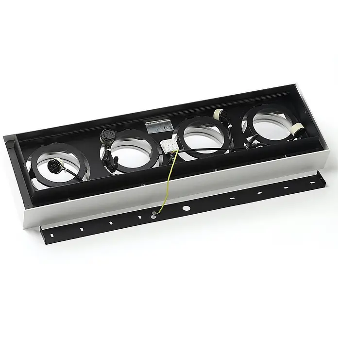 Arcchio Deckenleuchte Ronka - weiß / opal, weiß / opal, GU10 - Rechteckige weiße Einbauleuchte mit vier schwarzen Downlight-Gehäusen, sichtbarer Innenverkabelung und schwarzer Montagehalterung.