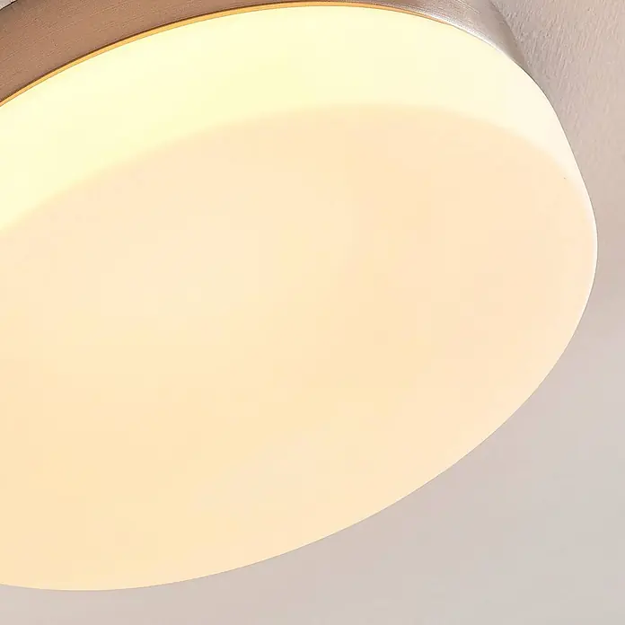 Lindby Deckenleuchte Amilia - L x B x H: 18 x 18 x 6,5 cm, alu / grau / zink, E27 - Runde Deckenleuchte mit mattweißem Diffusor und gebürstetem Metallrahmen, strahlt warmweißes Licht ab.
