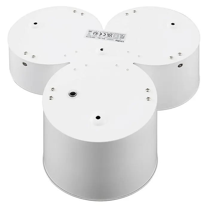 Lindby Deckenleuchte Jyla - weiß / opal, weiß / opal, 2GX53 - Weiße dreifache zylindrische Deckenleuchte mit sichtbaren Befestigungselementen und Produktetikett.