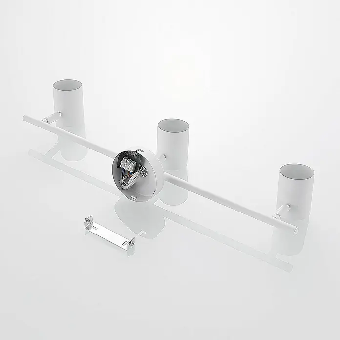 Lindby Deckenstrahler Jorell - weiß / opal, weiß / opal, GU10 - Weiße Metall-Balkenleuchte mit drei zylindrischen Spotköpfen, sichtbarer Verkabelung und separater Montagehalterung.