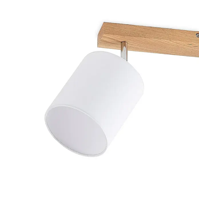 Lindby Deckenstrahler Imarin - Holz hell, weiß / opal, E27 - Deckenstrahler mit heller Holzleiste und zylindrischem weißem Stoffschirm, an Metallarm montiert.