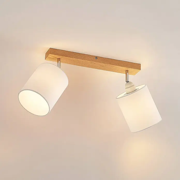 Lindby Deckenstrahler Imarin - Holz hell, weiß / opal, E27 - Zweiflammiger Deckenstrahler mit hellem Holzbalken und zwei verstellbaren, weißen Stoffschirmen.