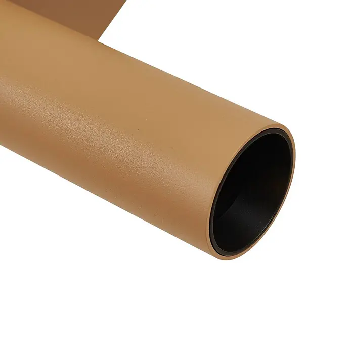 Arcchio Deckenstrahler Brinja Slim - L x B x H: 11 x 9 x 14,5 cm, braun / rost, braun / rost, GU10 - Aufgerollte matte beige Folie oder Matte mit schwarzer Innenseite.