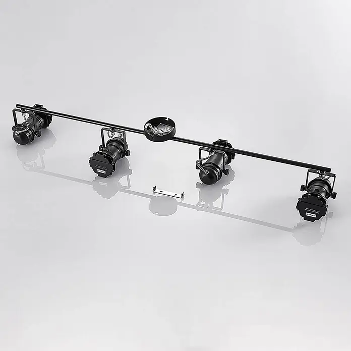 Lindby Deckenstrahler Tilen - schwarz, schwarz, GU10 - Schwarze Metall-Stromschienenleuchte mit vier verstellbaren Strahlern, zur Deckenmontage geeignet.