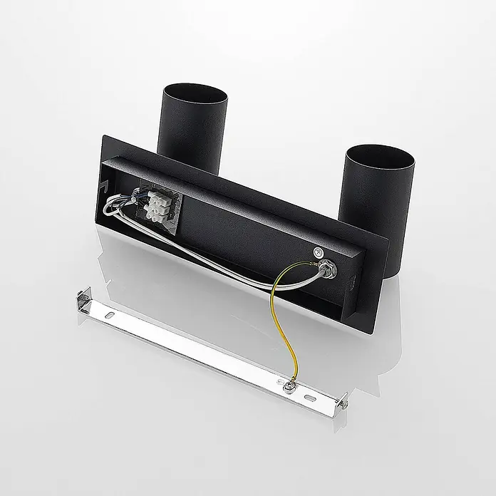 Lindby Deckenstrahler Joffrey - L x B x H: 31 x 31 x 16,5 cm, schwarz, schwarz, GU10 - Schwarze rechteckige Wandleuchte mit zwei zylindrischen Lampenfassungen, interner Verkabelung und einer silbernen Montagehalterung.