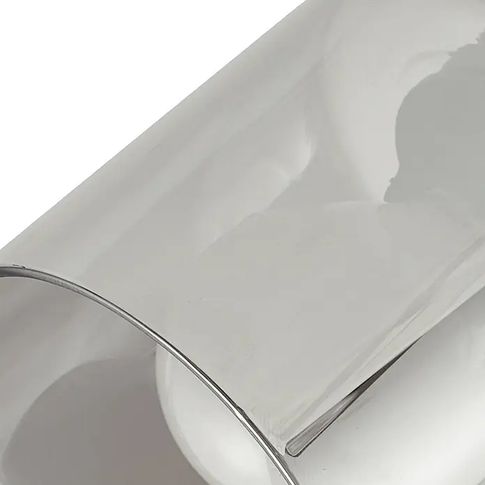 Lindby Deckenstrahler Netty - schwarz, alu / grau / zink, E14 - Klarer zylindrischer Glasschirm mit Metallrand, der eine weiße kugelförmige Glühbirne umschließt.