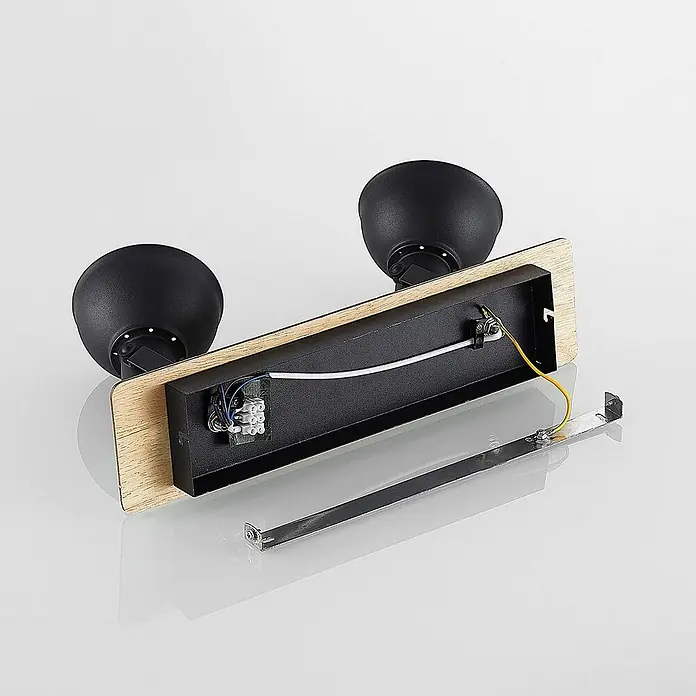 Lindby Deckenstrahler Aylis - Holz dunkel, schwarz, E14 - Wandleuchte mit schwarzen Schirmen auf Holzbasis, freiliegender Innenverkabelung und Montagehalterung.