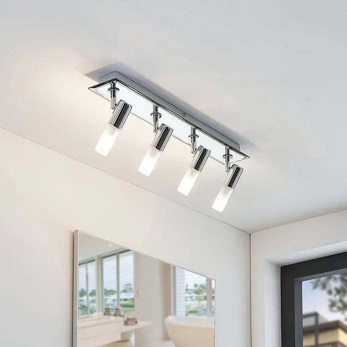 Lindby Deckenstrahler Zela - L x B x H: 53 x 13,5 x 11 cm, chrom / silber, G9 - Vierflammiger Deckenstrahler mit Chrom-Finish und Glasplatte, beleuchtet einen Raum.