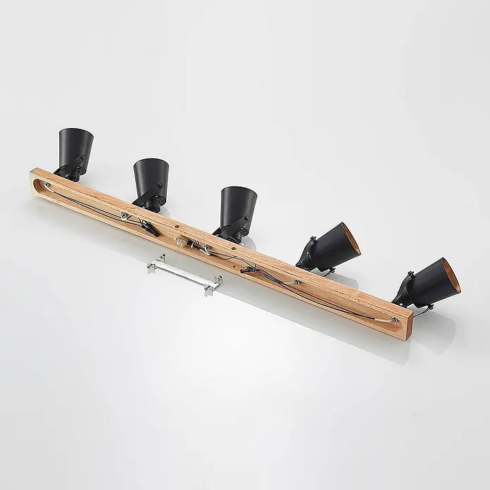 Lindby Deckenstrahler Kimban - L x B x H: 106,5 x 8,3 x 15,8 cm, Holz dunkel, schwarz, E14 - Fünf schwarze Strahler auf einem Holzbalken mit sichtbarer Verkabelung, inklusive Metallhalterung.