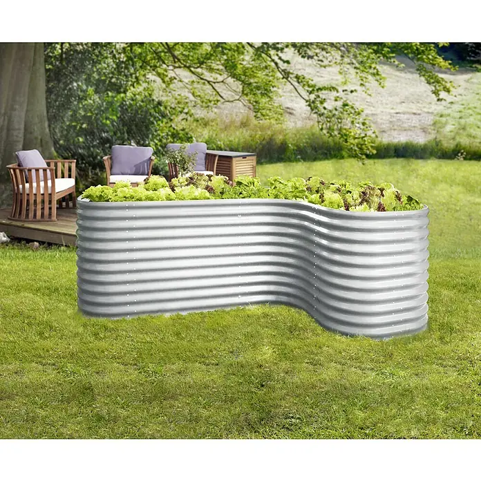 Vitavia Hochbeet-Erweiterung Curve 858 - 80 x 86 cm, Stahl, Aluminium - Bild eines gewellten Hochbeets aus Metall im Garten mit Salatbepflanzung, ideal für Gemüseanbau.