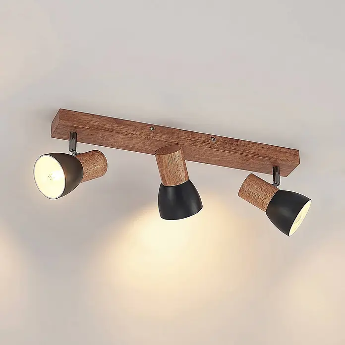 Lindby Deckenstrahler Tonja - L x B x H: 55 x 8 x 14,5 cm, Holz hell, E14 - Deckenleuchte mit Holzleiste und drei verstellbaren Strahlern mit schwarzen Metallschirmen und Holzapplikationen.