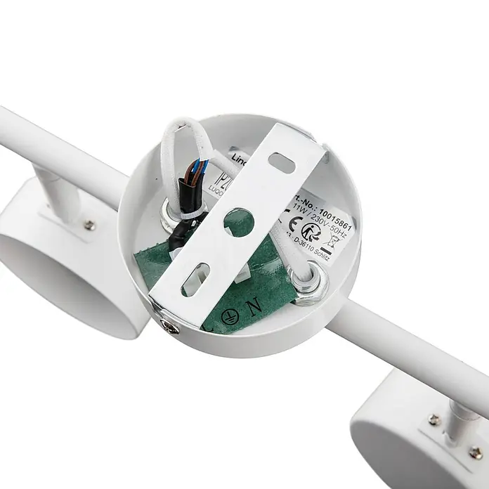 Lindby Deckenstrahler Jyla - weiß / opal, 2GX53 - Weißes Metall-Anschlussfach einer Leuchte mit internen Kabeln, Montagehalterung und Produktetiketten.
