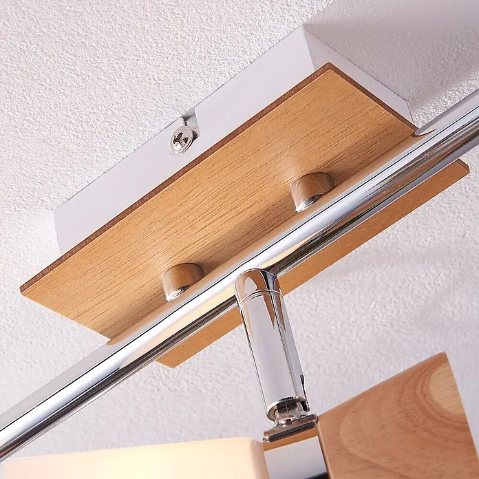 Lindby Deckenstrahler Vivica - Holz hell, E14 - Weiße Deckenleuchtenhalterung mit Holzpaneel, Chromschiene und Chromleuchtenfassungen.