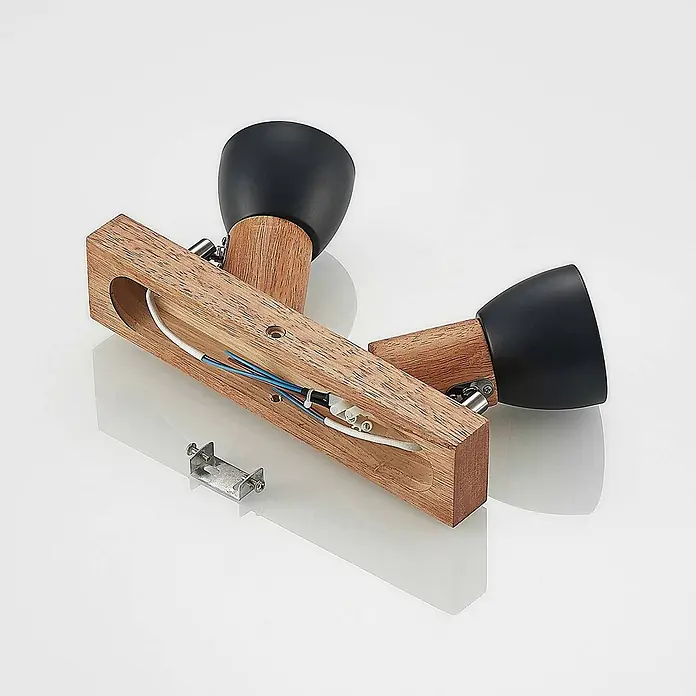 Lindby Deckenstrahler Tonja - L x B x H: 32,2 x 8 x 14,5 cm, Holz hell, E14 - Zweiflammige Holz-Spotleuchte mit schwarzen Metallköpfen, sichtbarer Innenverkabelung und Montagehalterung.