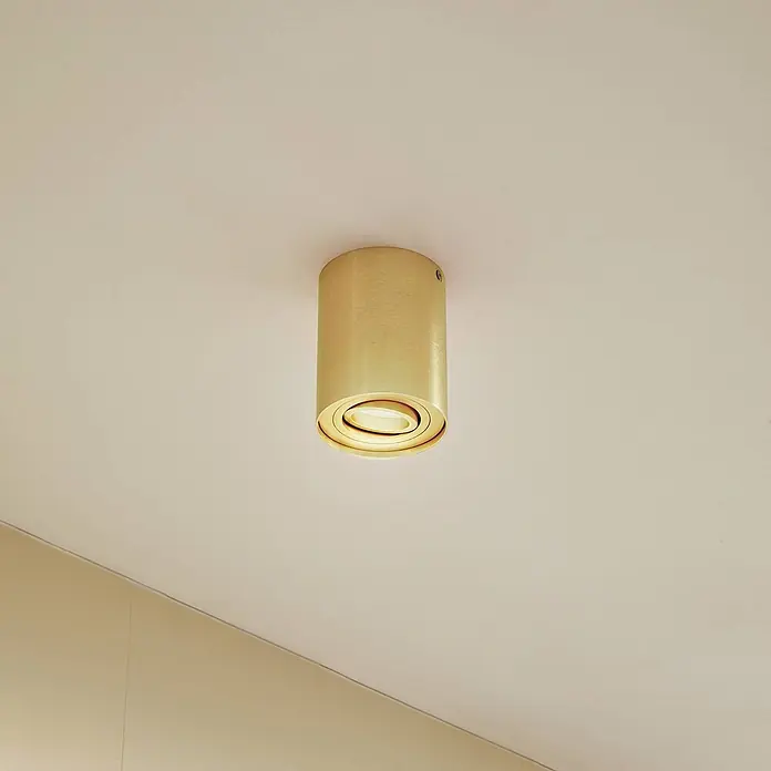 Arcchio Deckenstrahler Jolina - messing / gold, GU10 - Goldfarbene, zylindrische Deckenleuchte zur Aufputzmontage mit verstellbarem Innenlicht.