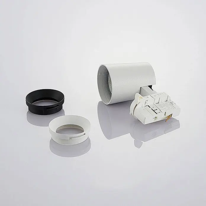 Arcchio Deckenstrahler Iavo - weiß / opal, weiß / opal, GU10 - Weißes zylindrisches Strahlergehäuse mit elektrischem Anschluss und zwei separaten Ringen (schwarz und weiß).