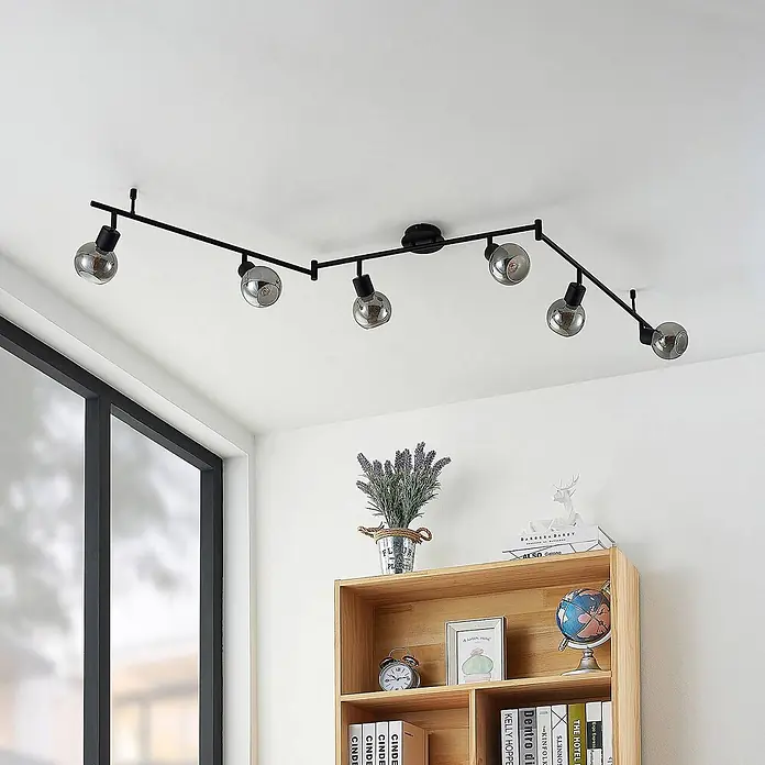 Lindby Deckenstrahler Eridia - L x B x H: 180 x 10 x 18,5 cm, schwarz, schwarz, E14 - Schwarze Schienen-Deckenleuchte mit sechs Rauchglasbirnen.