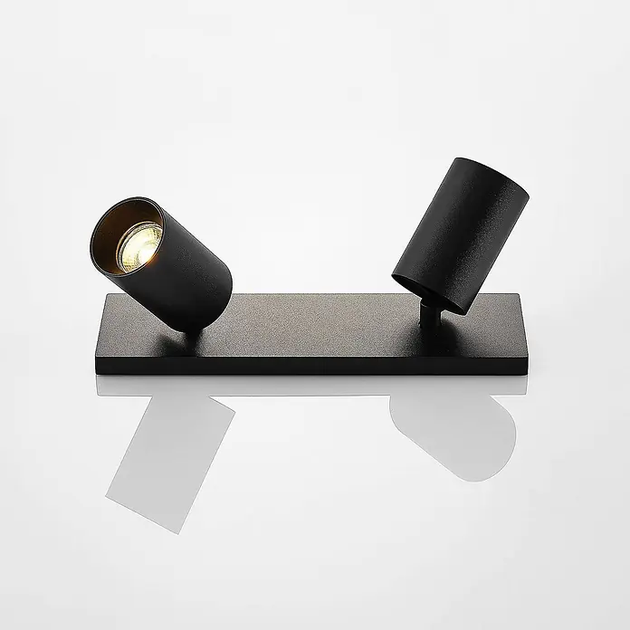 Arcchio Deckenstrahler Brinja - L x B x H: 30,5 x 9 x 12,5 cm, schwarz, schwarz, GU10 - Schwarze Metall-Doppelstrahler auf rechteckigem Sockel, ein verstellbarer Strahler leuchtet.