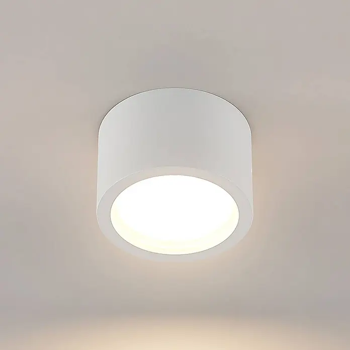 Arcchio Deckenstrahler Nieva - weiß / opal, weiß / opal, 2GX53 - Weißes, zylindrisches LED-Deckenanbauleuchte, leuchtend und ein warmes Licht abgebend.