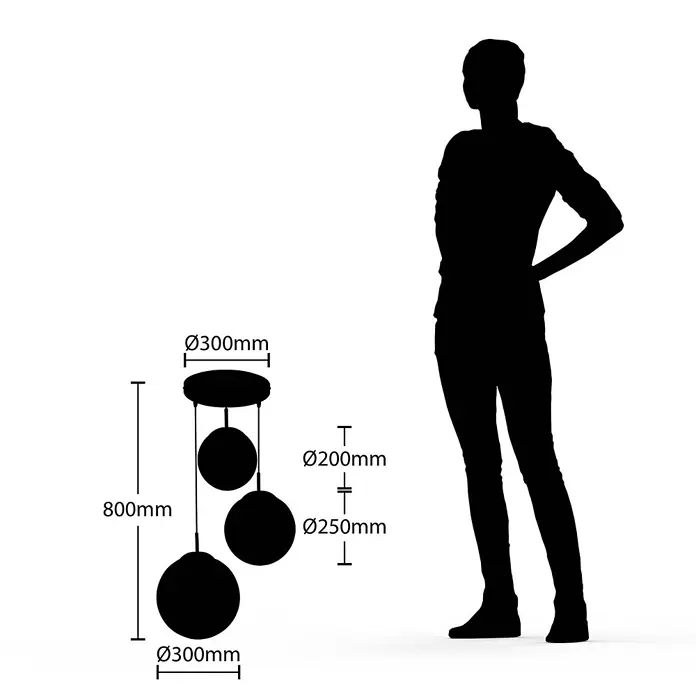 Lindby Pendelleuchte Heleska - weiß / opal, nickel matt, opalweiß, E27 - Diagramm einer dreiflammigen Pendelleuchte mit schwarzen Kugelschirmen und Maßen, daneben eine menschliche Silhouette zur Skalierung.