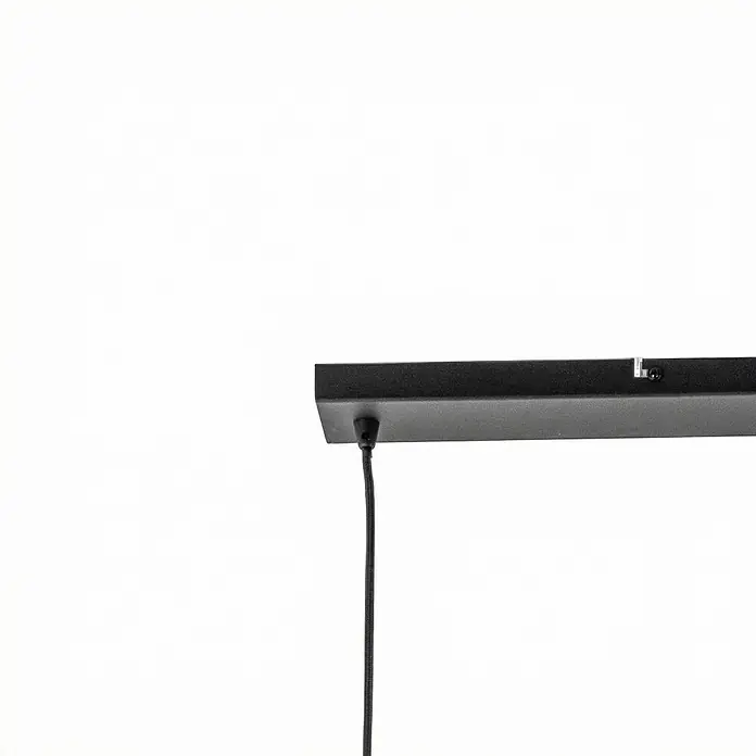 Lindby Pendelleuchte in schwarz, Hängelampe -  - Schwarze rechteckige Leuchte mit einem schwarzen Textilstromkabel, das nach unten führt.