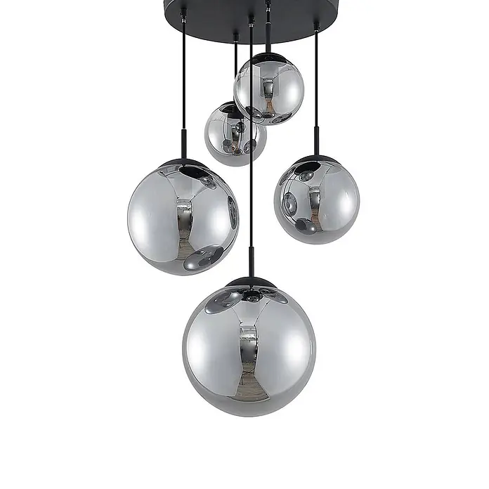 Lindby Pendelleuchte Teeja - L x B x H: 50 x 50 x 30 cm, alu / grau / zink, rauchgrau, Schwarz, E27 - Moderne Mehrfach-Pendelleuchte mit fünf verchromten Glaskugeln und schwarzer Deckenhalterung.