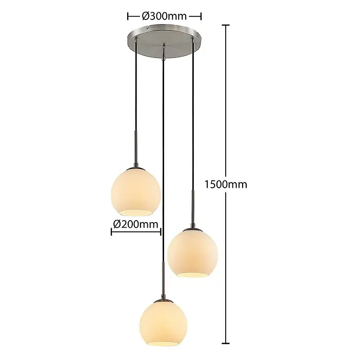 Lindby Pendelleuchte Jurian - L x B x H: 32 x 32 x 17,5 cm, weiß / opal, opal, nickel, E27 - Dreiflammige Pendelleuchte mit runder Deckenplatte aus gebürstetem Metall und kugelförmigen Opalglasschirmen.