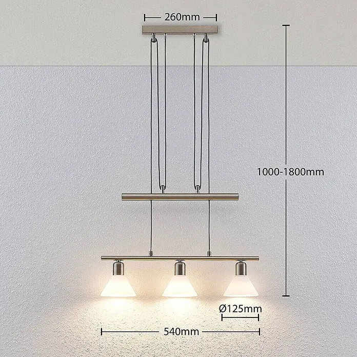 Lindby Pendelleuchte Delira - L x B x H: 54 x 12,5 x 14,5 cm, weiß, nickel satiniert, E14 - Höhenverstellbare Pendelleuchte mit drei mattierten Glasschirmen, messingfarbenem Metallrahmen.