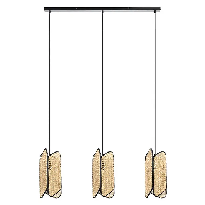 Lucande Pendelleuchte Bassiola - L x B x H: 100 x 19 x 37 cm, Holz hell, Schwarz, Holz hell, E27 - Dreifache Pendelleuchte mit naturfarbenen Rattan-Schirmen und schwarzem Metallrahmen, von einer schwarzen Leiste hängend.