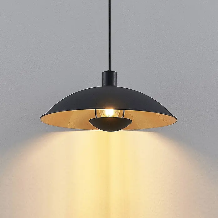 Lindby Pendelleuchte Narisara - L x B x H: 40 x 40 x 10 cm, schwarz, Schwarz, gold, E27 - Schwarze Pendelleuchte mit goldener Innenseite, spendet warmes Licht.
