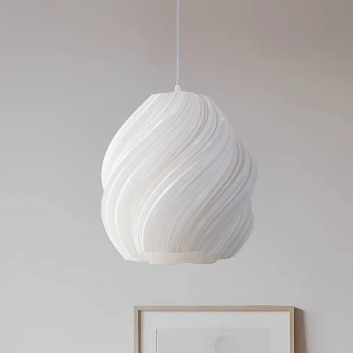 Lindby Pendelleuchte Nuvia - L x B x H: 30 x 30 x 30 cm, weiß / opal, weiß, E27 - Weiße Pendelleuchte mit spiralförmigem, geripptem Design, von der Decke hängend.