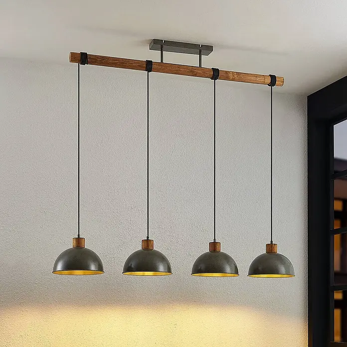Lindby Pendelleuchte Durbis - L x B x H: 116 x 25 x 180 cm, schwarz, Holz natur, dunkelgrau, E27 - Hängeleuchte mit vier Lichtern, dunklem Holzbalken und grauen Metall-Domschirmen mit goldener Innenseite.