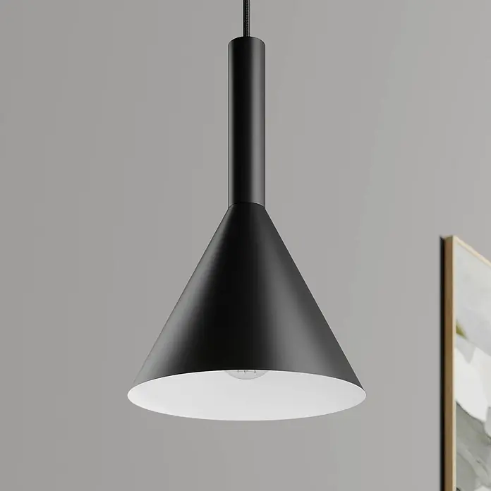 Arcchio Pendelleuchte Tadej - schwarz, Schwarz, weiß, E27 - Mattschwarze konische Pendelleuchte mit weißer Innenseite, von einem zylindrischen Stab abgehängt.