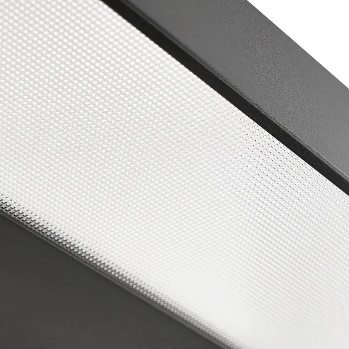 Arcchio Klemmleuchte Logan - Farbe Gehäuse: schwarz - Weißes, strukturiertes Diffusorpanel mit dunkelgrauem Rahmen.
