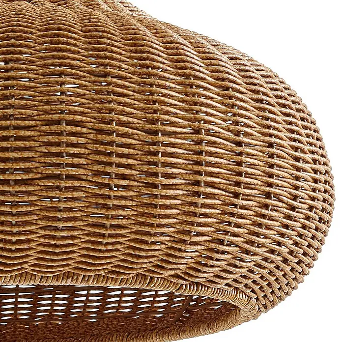Lucande Außenwand- & Deckenleuchte Taniola - Holz hell, IP44 - Nahaufnahme eines runden, braunen Korblampenschirms aus Rattan.