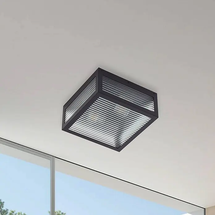 Lindby Außenwand- & Deckenleuchte Bolgar - schwarz, IP44 - Quadratische schwarze Metall-Deckenleuchte mit gerippten Klarglaspaneelen.