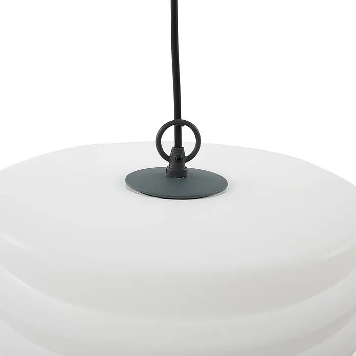Lindby Außenwand- & Deckenleuchte Arona - weiß / opal, IP65 - Draufsicht auf einen weißen Pendelleuchtenschirm mit dunkelgrauer Metallfassung und schwarzem Aufhängkabel.