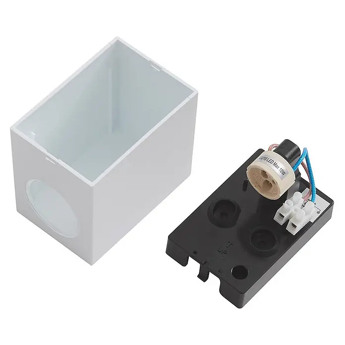 Prios Außenwandleuchte Irfan - weiß / opal, IP44 - Zerlegte weiße rechteckige LED-Wandleuchte mit GU10 Max 10W Fassung auf schwarzer Grundplatte.