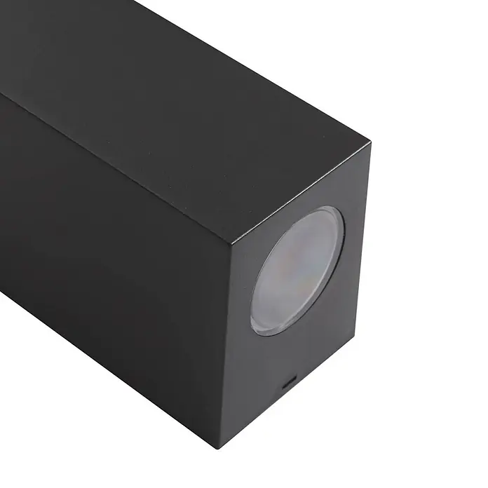 Prios Außenwandleuchte Irfan - schwarz, IP44 - Mattschwarze rechteckige Leuchte mit runder, lichtdurchlässiger Linse.