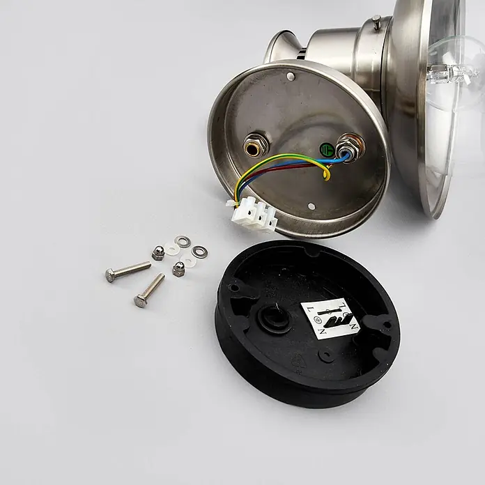 Lindby Außenwandleuchte Gwendolyn - alu / grau / zink, klar / transparent, IP44 - Zerlegte Wandleuchte aus gebürstetem Metall, zeigt interne Verkabelung, Anschlussblock, Montagematerial und Kunststoffbasis.