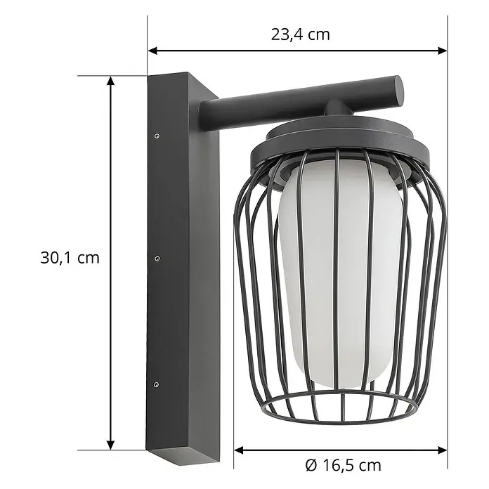 Lucande Außenwandleuchte Chandan - schwarz, schwarz, IP54 - Dunkelgraue Außenwandleuchte im modernen Käfigdesign mit weißem Diffusor, an einem vertikalen Arm montiert.