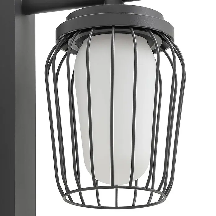 Lucande Außenwandleuchte Chandan - schwarz, schwarz, IP54 - Dunkelgraue Außenwandleuchte mit Metallkäfig und einem opalen Diffusor.
